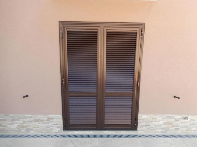persiana-blindata-orientabile-in-acciaio-colore-rame-martellato-6