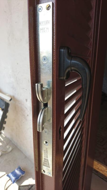 persiana-blindata-vega-telaio-D12-sicurezza-classe3-9 (1)