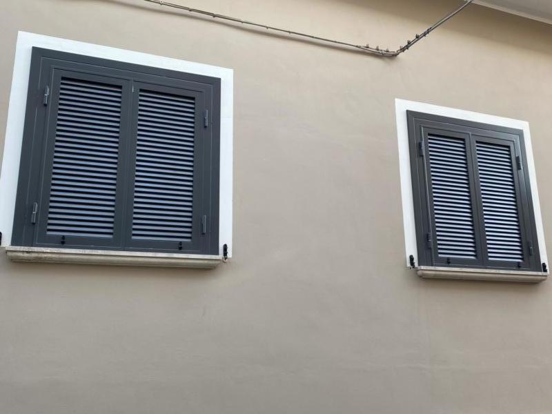 persiane-blindate-serie-vega-grate-fisse-avior-modello1-4